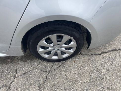 Used 2025 Toyota Corolla LE image 30