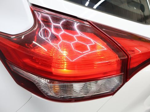 Used 2019 Nissan Kicks S image 28