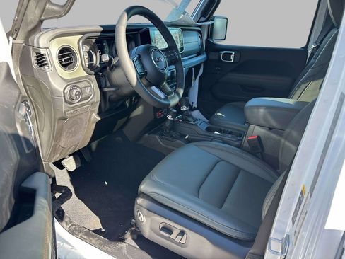 New 2026 Jeep Gladiator Mojave image 7