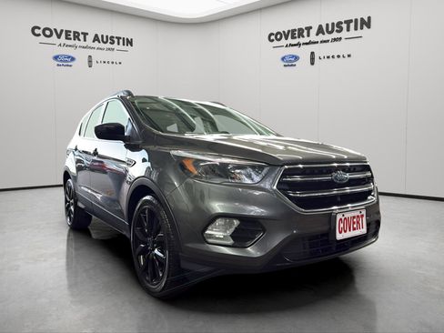 Used 2018 Ford Escape SE w/ SE Sport Appearance Package image 7