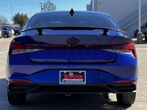 Used 2023 Hyundai Elantra SEL w/ Convenience Package image 5