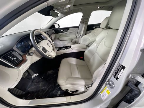 Used 2022 Volvo S60 T8 R-Design Expression w/ Premium Package image 22