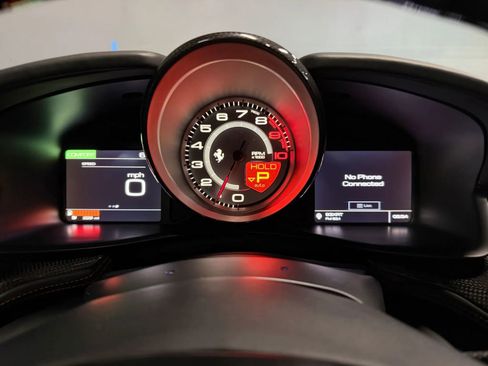 Used 2018 Ferrari GTC4Lusso AWD/4WD image 16