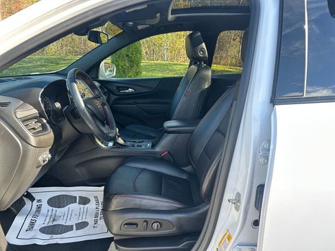 Used 2023 Chevrolet Equinox RS w/ RS Leather Package image 17