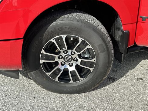 Used 2023 Nissan Titan SV w/ SV Utility Package image 31