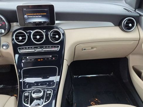 Used 2017 Mercedes-Benz GLC 300 4MATIC image 14