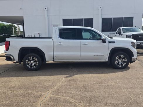 Used 2025 GMC Sierra 1500 SLT image 4