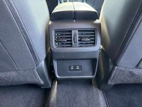 Used 2024 Nissan Rogue SV FWD image 32