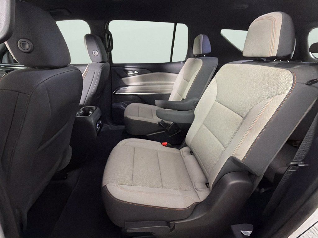 Used 2026 Chevrolet Traverse LT w/ Driver Confidence Package FWD image 26