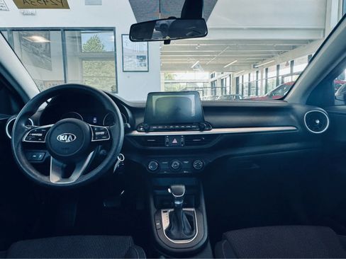 Used 2020 Kia Forte LXS FWD image 21