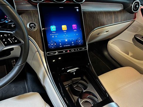 Certified 2025 Mercedes-Benz GLC 300 image 30