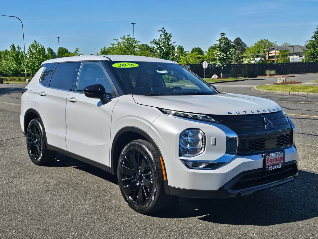 Used 2026 Mitsubishi Outlander LE AWD/4WD image 3