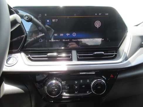 New 2026 Chevrolet Trax ACTIV w/ Driver Confidence Package FWD image 25