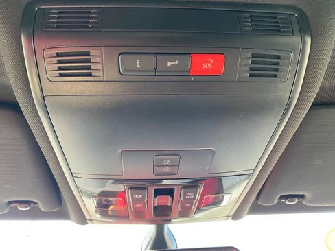 Used 2020 Volkswagen Tiguan SE R-Line image 22