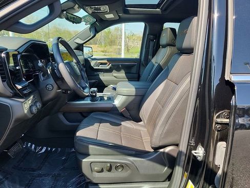 Certified 2024 Chevrolet Silverado 1500 High Country AWD/4WD image 13