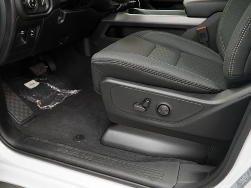 New 2026 RAM 1500 4x4 Crew Cab image 27