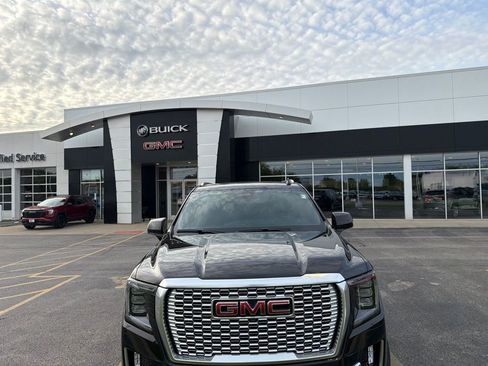 Used 2021 GMC Yukon Denali AWD/4WD image 2