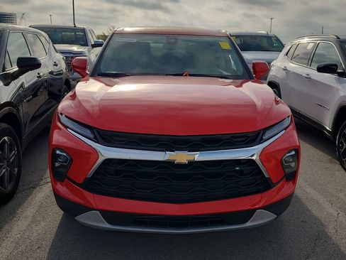 Used 2025 Chevrolet Blazer LT image 2