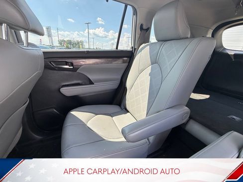 Used 2020 Toyota Highlander Platinum FWD image 13