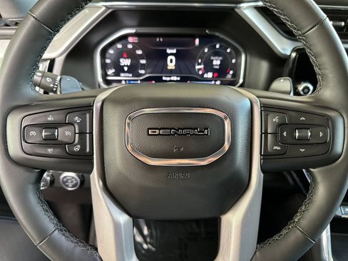 Used 2025 GMC Sierra 1500 Denali w/ Denali Reserve Package AWD/4WD image 22