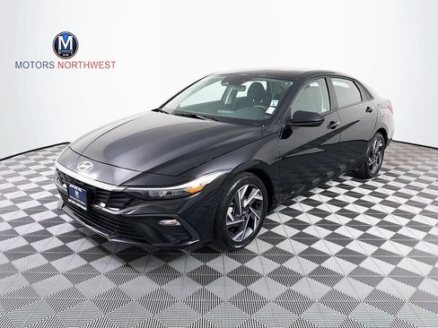 Used 2025 Hyundai Elantra SEL FWD image 1