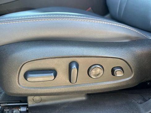 Used 2024 Buick Enclave Premium AWD/4WD image 39