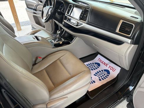 Used 2015 Toyota Highlander XLE AWD/4WD image 14
