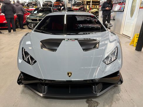 Used 2024 Lamborghini Huracan STO image 2