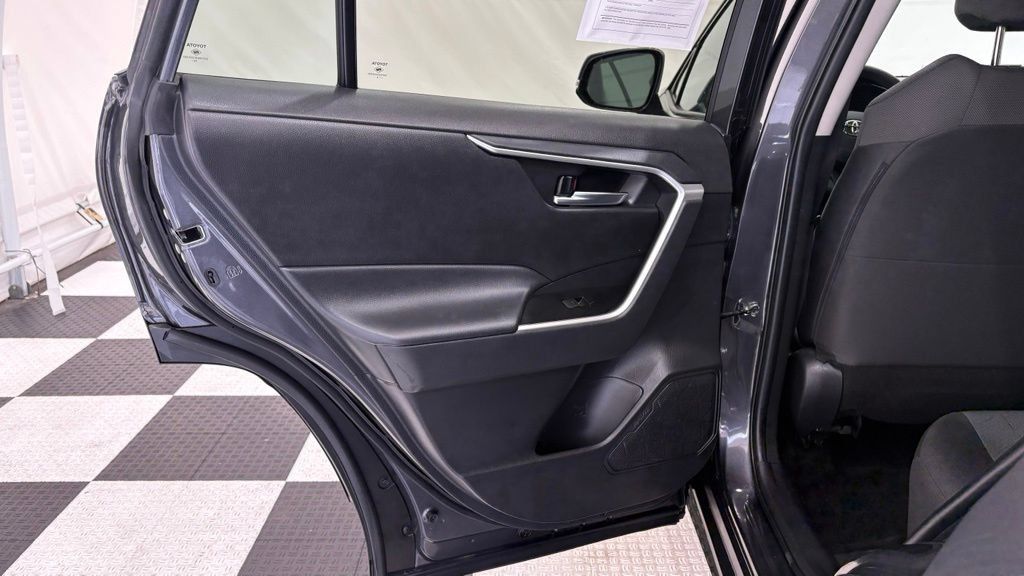 Used 2024 Toyota RAV4 XLE FWD image 18