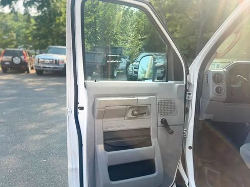 Used 2012 Ford E-350 and Econoline 350 Super Duty RWD image 14