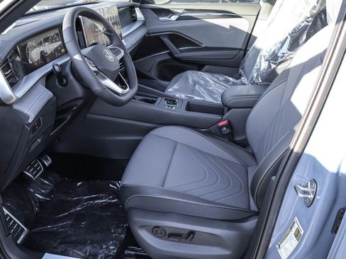 New 2026 Volkswagen Tiguan SE R-Line image 22