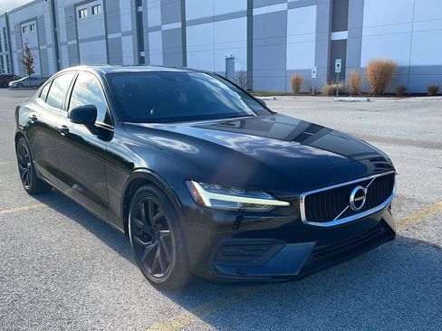 Used 2019 Volvo S60 T6 Momentum w/ Premium Package image 5