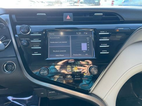 Used 2020 Toyota Camry SE image 24