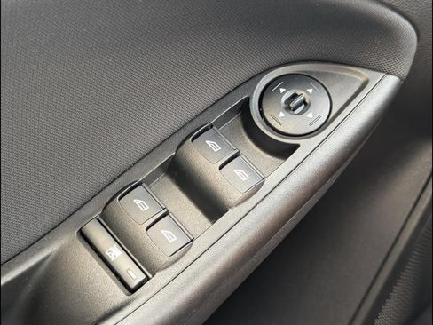 Used 2018 Ford Focus SE FWD image 11