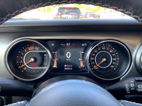 Used 2022 Jeep Wrangler Unlimited Sahara w/ Cold Weather Group AWD/4WD image 25