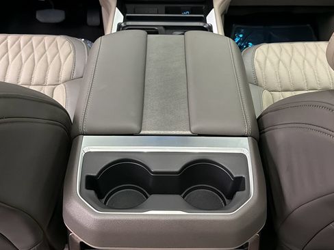 Used 2026 Ford F450 Platinum w/ Platinum Plus Package AWD/4WD image 39