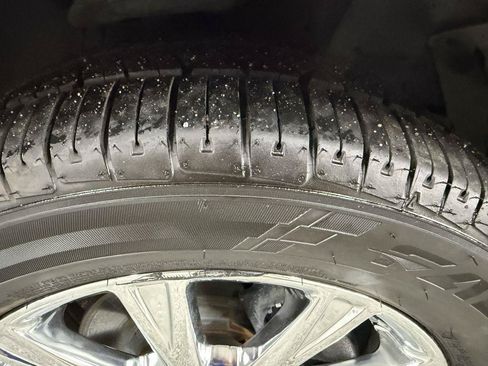 Used 2010 Buick Lucerne CXL FWD image 37