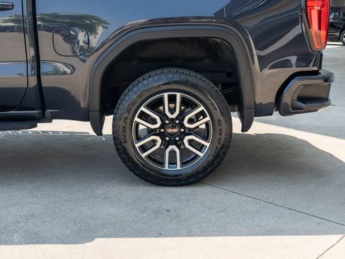 Used 2023 GMC Sierra 1500 AT4 w/ AT4 Premium Package AWD/4WD image 34