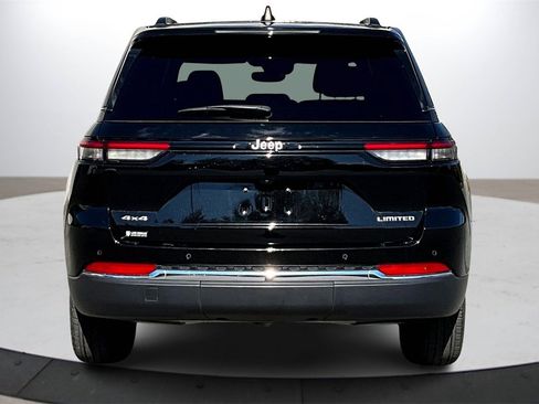 Certified 2024 Jeep Grand Cherokee Limited image 7