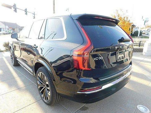 New 2026 Volvo XC90 T8 Ultra w/ Protection Package Premier AWD/4WD image 9