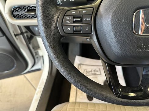 Used 2025 Honda HR-V LX image 11