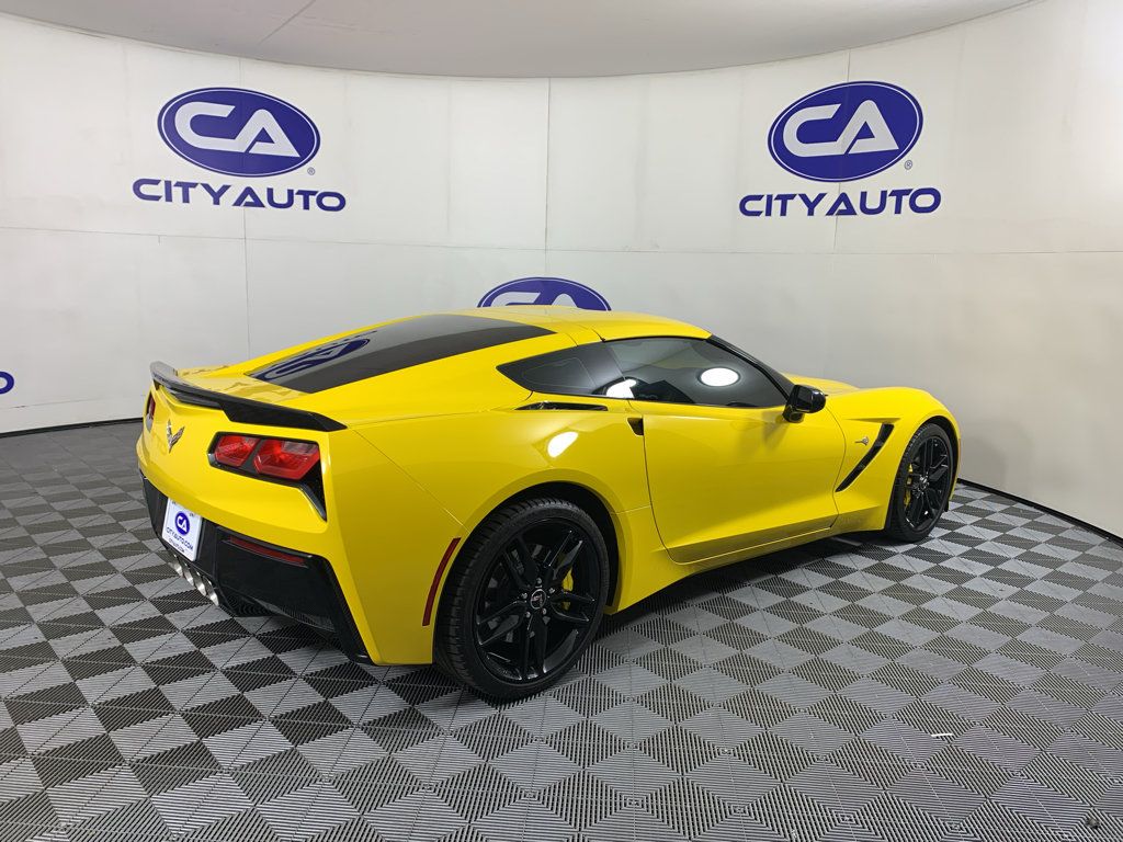 Used 2015 Chevrolet Corvette Stingray Coupe RWD image 3