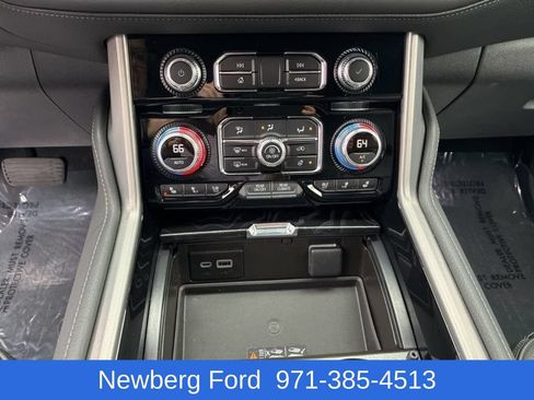 Used 2024 GMC Yukon XL Denali w/ Advanced Technology Package AWD/4WD image 22