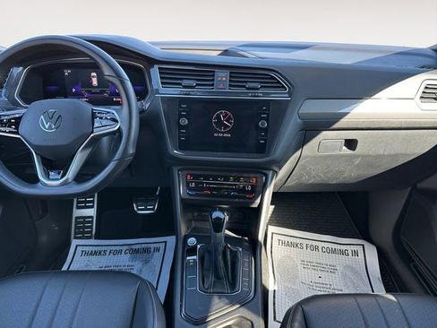 Used 2023 Volkswagen Tiguan SE R-Line image 11