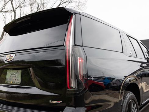 Used 2023 Cadillac Escalade ESV V AWD/4WD image 61