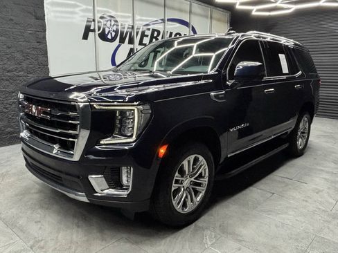 Used 2023 GMC Yukon SLT w/ SLT Premium Package AWD/4WD image 4