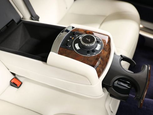 Used 2015 Rolls-Royce Ghost RWD image 96