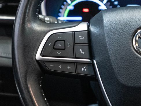 Used 2023 Toyota Highlander XLE AWD/4WD image 18