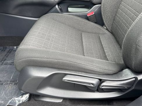 Certified 2025 Honda HR-V LX image 15
