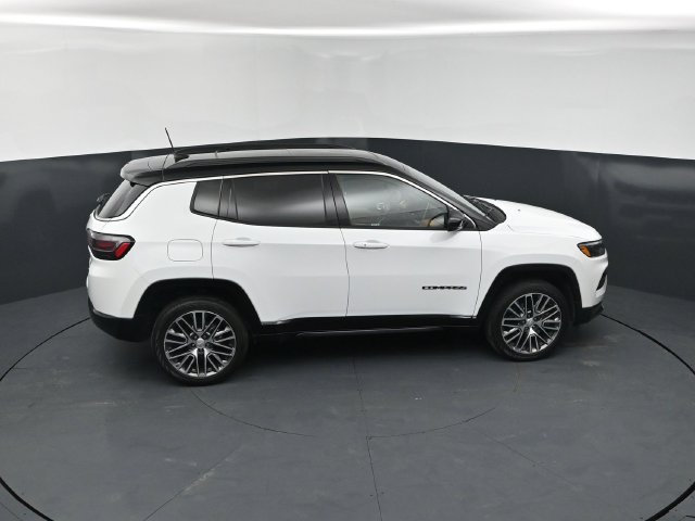 Used 2024 Jeep Compass Limited w/ Elite Group AWD/4WD image 18
